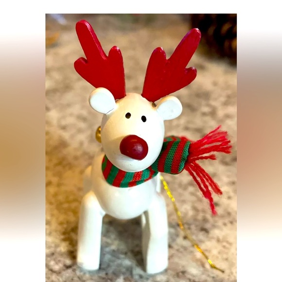 Vintage Belvedeer reindeer set of 4 ornaments by Avon GUC - Picture 2 of 7